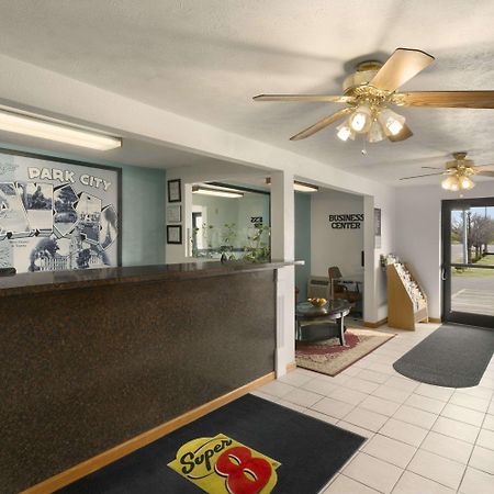 Super 8 By Wyndham Park City/North Wichita Area Luaran gambar